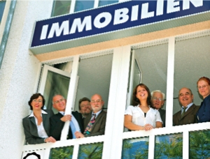 Team_vorImmobilien.tif