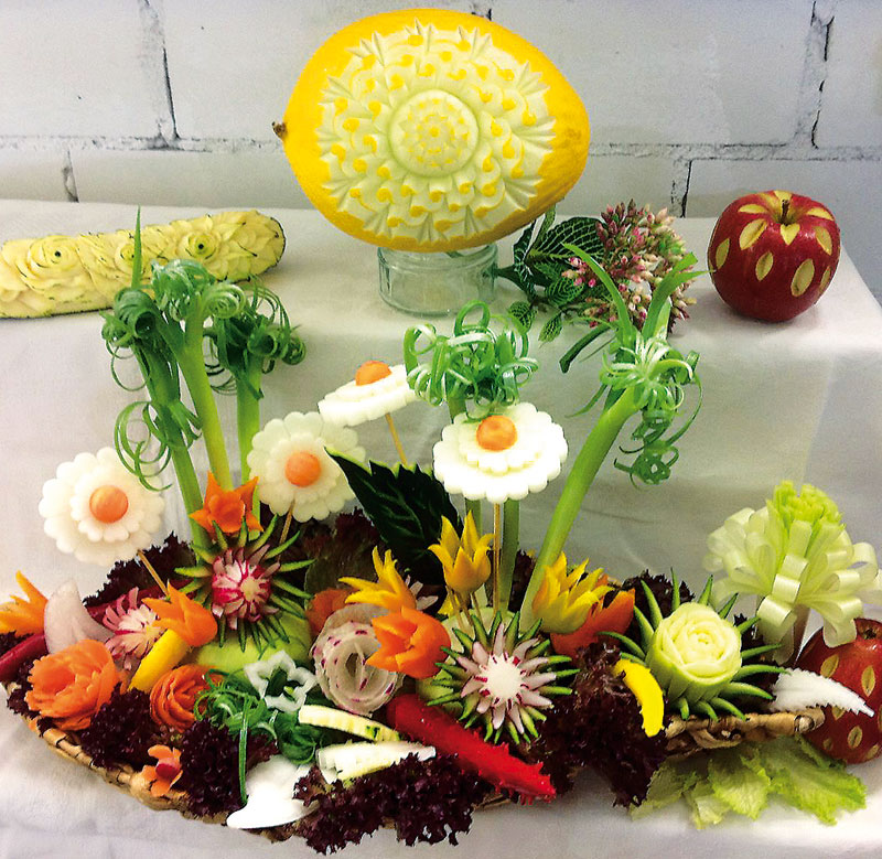 Foto von Petra Bittner, Obst- und Gemüse-Schnitzerin, Ahrensfelde Foto von Petra Bittner, Obst- und Gemüse-Schnitzerin, Ahrensfelde