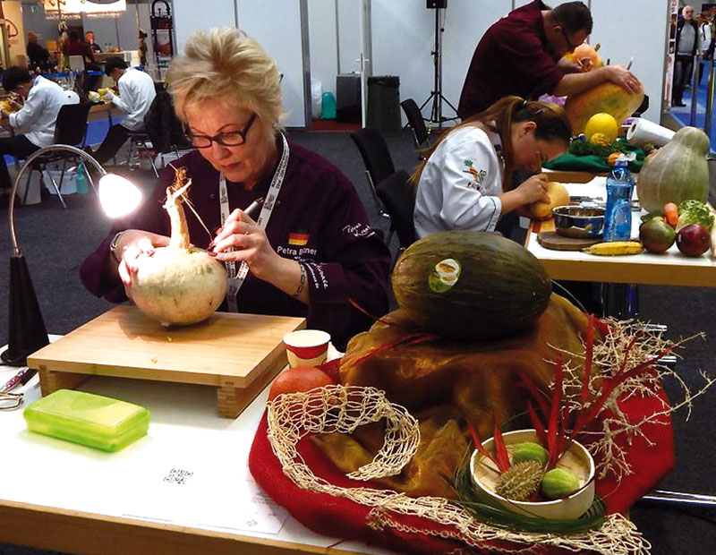 Foto von Petra Bittner, Obst- und Gemüse-Schnitzerin, Ahrensfelde Foto von Petra Bittner, Obst- und Gemüse-Schnitzerin, Ahrensfelde