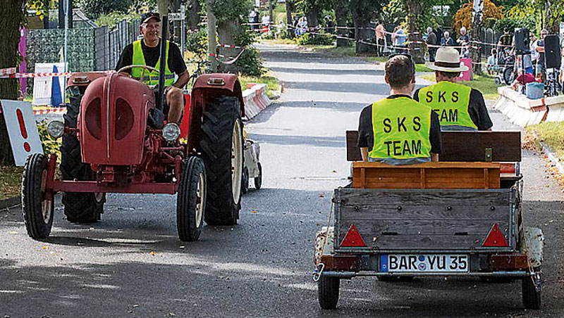 Foto von Ivo Conrad und Rennleiter, Seifenkistenspektakel, Ahrensfelde