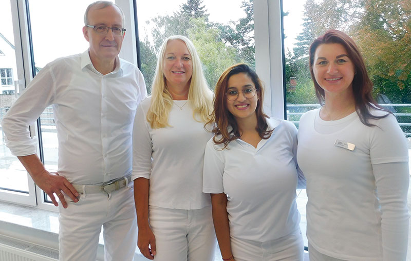 Foto von Hans-Joachim Schönberg und Bettina Köhler von der Firma Zahnarztpraxis Eiche Foto von Hans-Joachim Schönberg und Bettina Köhler von der Firma Zahnarztpraxis Eiche