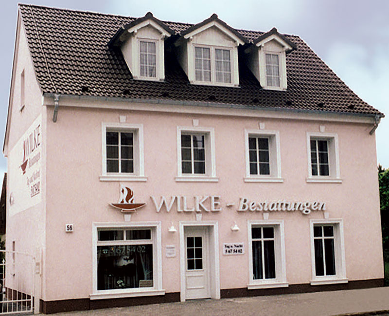 Foto von Sophie-Charlotte Wilke und Thomas Wilke von der Firma Wilke Bestattungen GmbH Foto von Sophie-Charlotte Wilke und Thomas Wilke von der Firma Wilke Bestattungen GmbH