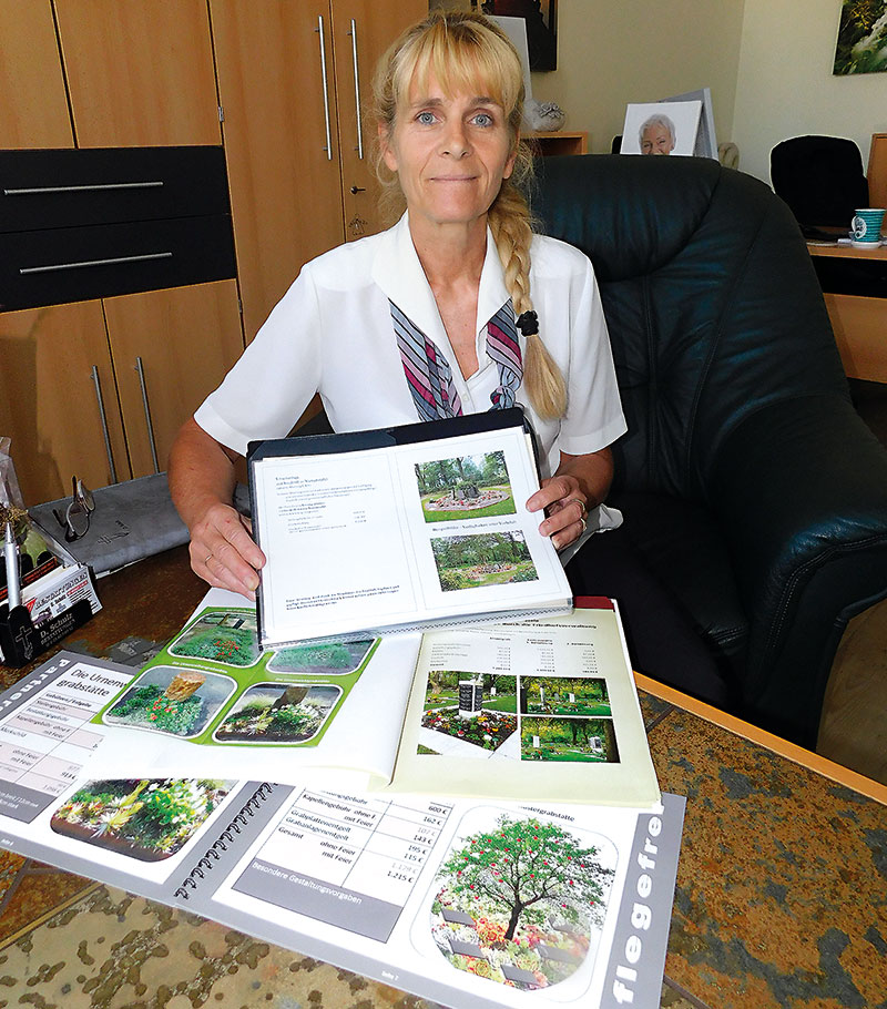 Foto von Angela Hobeck von der Firma Bestattungen D. Schulz GmbH Foto von Angela Hobeck von der Firma Bestattungen D. Schulz GmbH
