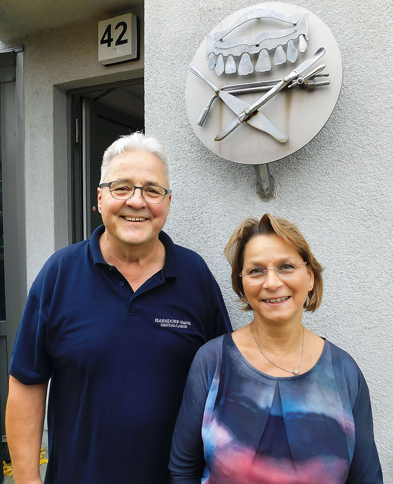 Foto von Petra Harsdorf und Rüdiger Harsdorf von der Firma Dental-Labor Harsdorf GmbH