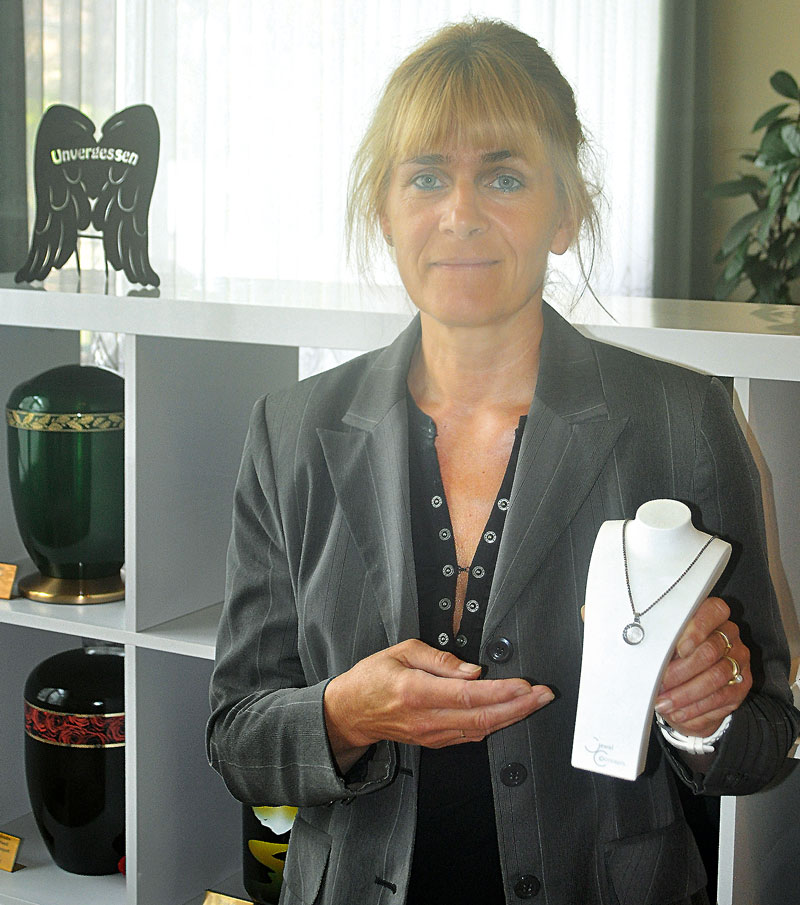 Foto von Angela Hobeck von der Firma Bestattungen D. Schulz GmbH Foto von Angela Hobeck von der Firma Bestattungen D. Schulz GmbH