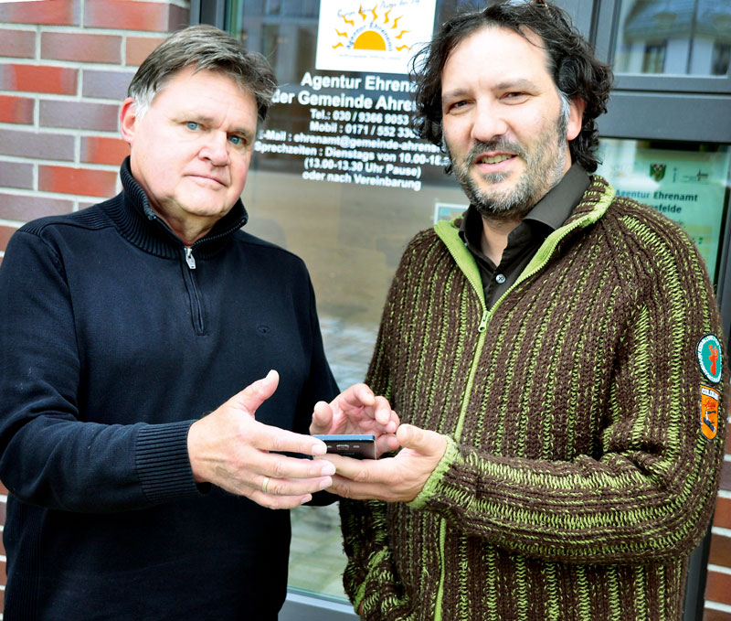 Foto von Hans Kempe und Helmut Englert und Lutz Reimann, Smartphone-Kurs, Ahrensfelde
