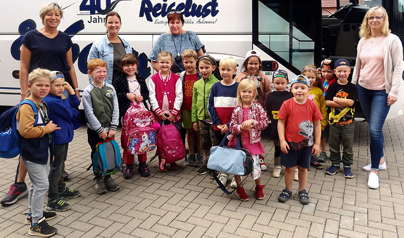 Foto von Kathrin Tietz und Bürgerverein Eiche, Ortsvorsteher Eiche, Ahrensfelde Foto von Kathrin Tietz und Bürgerverein Eiche, Ortsvorsteher Eiche, Ahrensfelde