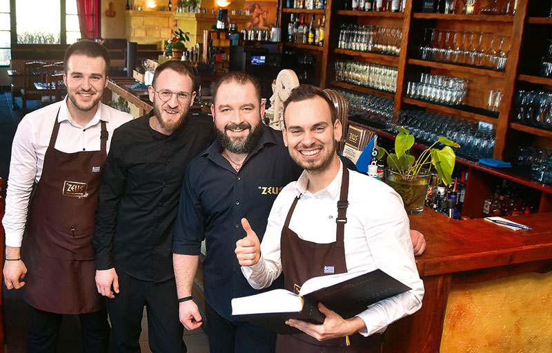 Foto von Angelos Kypraios und Vassilios Adonopoulos von der Firma Restaurant Zeus