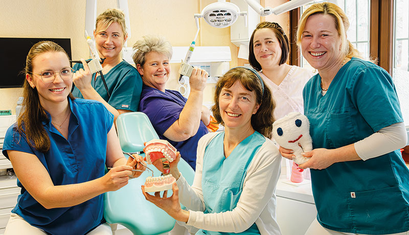 Foto von Dr. Marion Moisel von der Firma Zahnarztpraxis Dr. Moisel Foto von Dr. Marion Moisel von der Firma Zahnarztpraxis Dr. Moisel