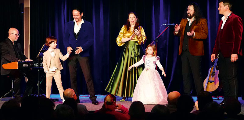 Foto von Ilja Martin und Carlos Sanchez und Matthias Eger, Die Jungen Tenöre, Berlin-Karow