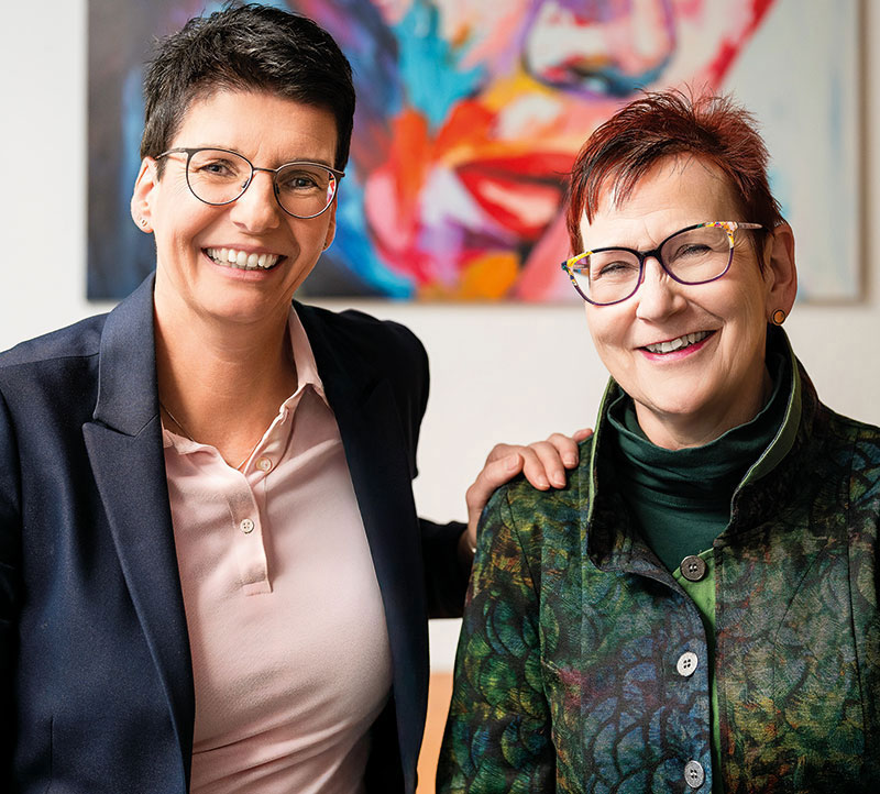 Foto von Dr. Stefanie Sewekow und Ulrike Schulze von der Firma ETL Hoffmann & Partner GmbH Steuerberatungsgesellschaft & Co. Panketal KG