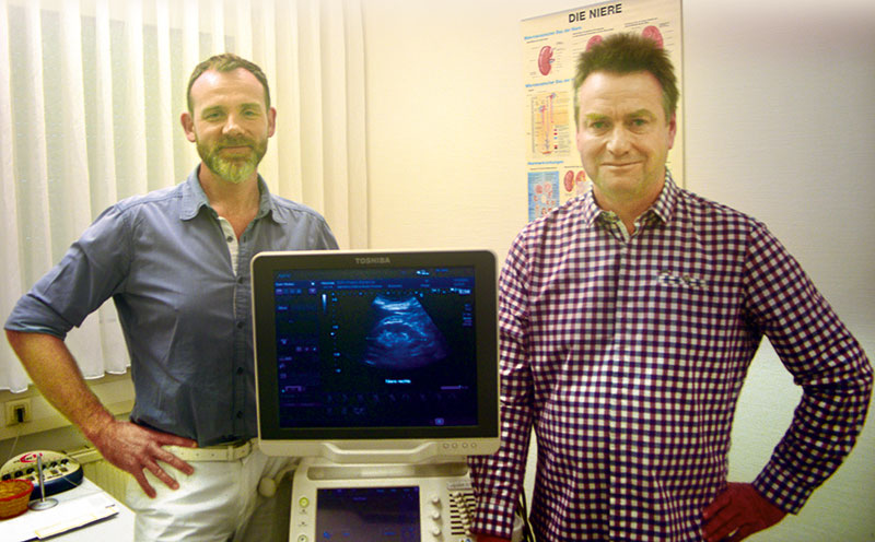 Foto von Götz Krupp und Dr. Uwe Novender von der Firma Alwall-Haus Dialyse-Zentrum Berlin