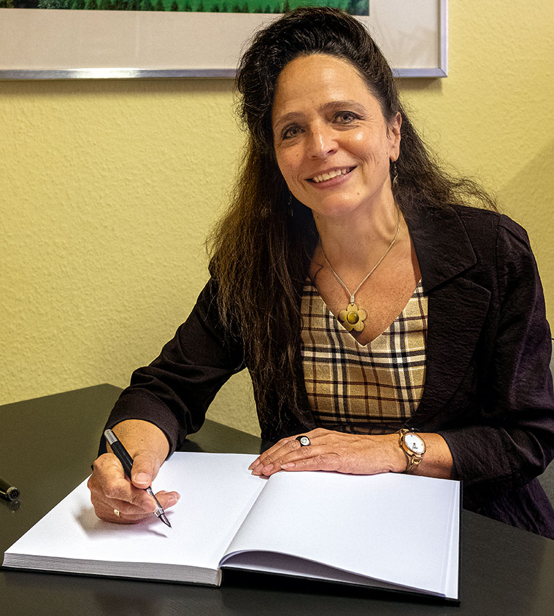 Foto von Katrin Johst-Mandel von der Firma W&B Immo-Finanz-Net FinanzierungsKompetenzCenter Foto von Katrin Johst-Mandel von der Firma W&B Immo-Finanz-Net FinanzierungsKompetenzCenter