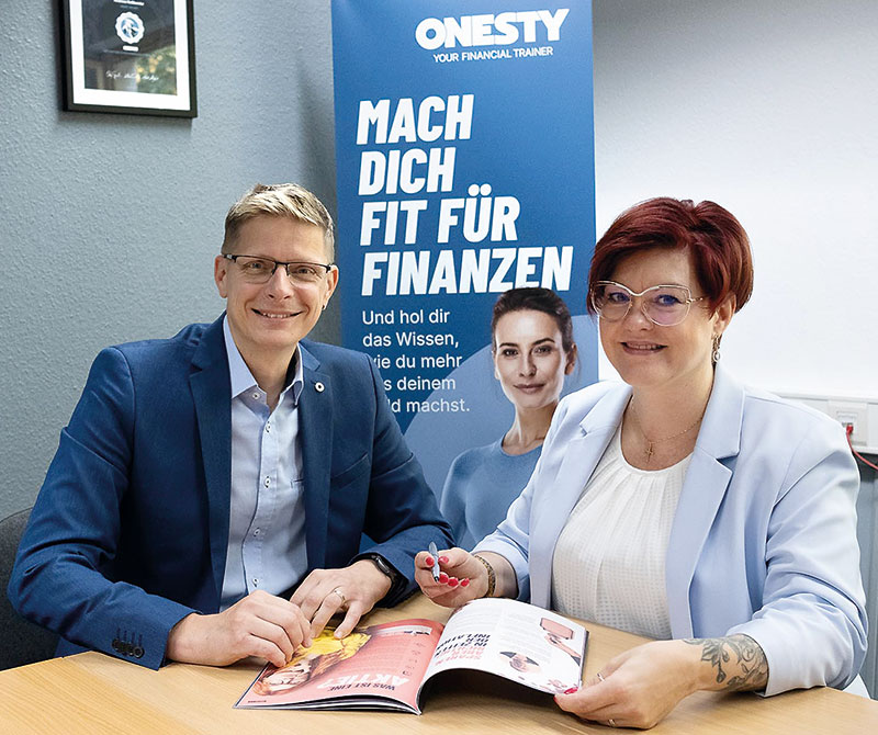 Foto von Kathrin Lorenz-Parchmann und Andreas Roßbander von der Firma ONESTY Agentur Bernau