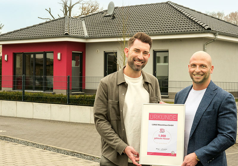 Foto von Tino Ludwig und Christian Kaszemekat von der Firma LUKAS Massivhaus GmbH Town & Country Lizenz-Partner Foto von Tino Ludwig und Christian Kaszemekat von der Firma LUKAS Massivhaus GmbH Town & Country Lizenz-Partner