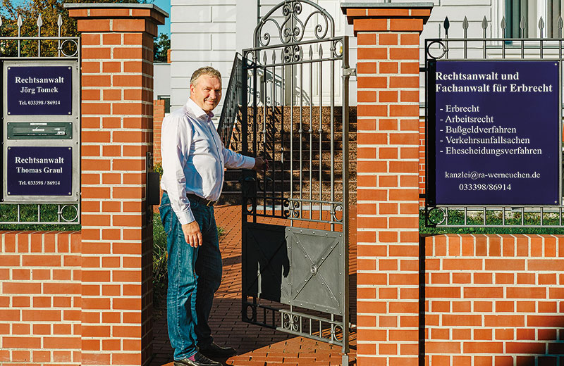 Foto von Jörg Tomek von der Firma Rechtsanwalt und Fachanwalt für Erbrecht Jörg Tomek Foto von Jörg Tomek von der Firma Rechtsanwalt und Fachanwalt für Erbrecht Jörg Tomek