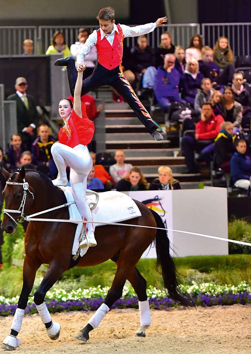 Foto von Diana Harwardt, Voltigiererin, Bernau