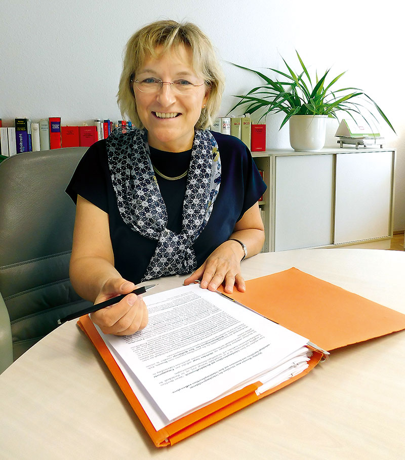 Foto von Katrin Hellmund von der Firma Kanzlei Schmidt Foto von Katrin Hellmund von der Firma Kanzlei Schmidt