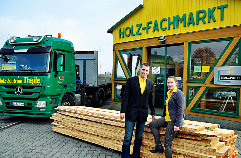 Foto von Antje Kuna-Theile und Thomas Lemm und Ralph Klatt von der Firma Holz-Zentrum Theile GmbH