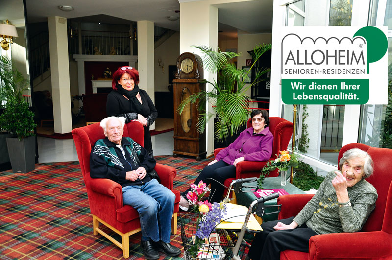 Foto von Raik Borchardt und Philip Lips und Bärbel Kolkwitz von der Firma Alloheim Senioren-Residenz „Kaisergarten“