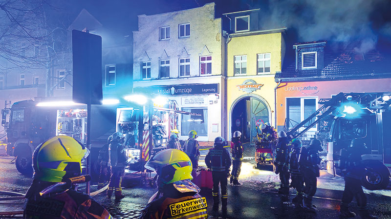 Foto von Marcel Manske und Stellvertretender Wehrführer, Freiwillige Feuerwehr Birkenwerder, Birkenwerder Foto von Marcel Manske und Stellvertretender Wehrführer, Freiwillige Feuerwehr Birkenwerder, Birkenwerder