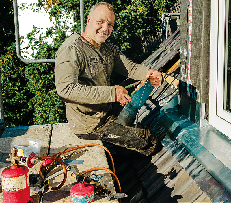 Foto von Kathrin Schättschen und Martin Schättschen von der Firma MKS DACHBAU Dachdeckerei & Bauklempnerei