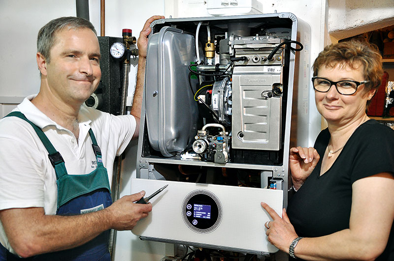 Foto von Ramona Merchel und Detlef Behlendorf von der Firma INSTAWART GmbH, Gas Wasser Heizung Wartung