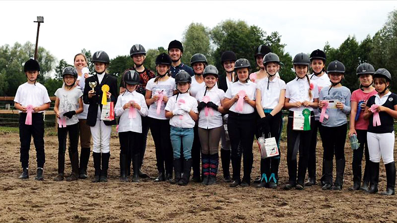 Foto von Miriam Fellner von der Firma Landwirtschaftliche Pferdepension mit integrierter Reitschule LaLeLu