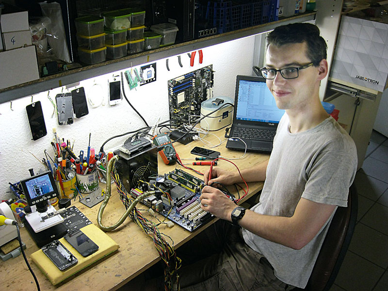 Foto von Rolf Engler und Marek Engler von der Firma ABPA Sicherheitstechnik & Computerservice GmbH