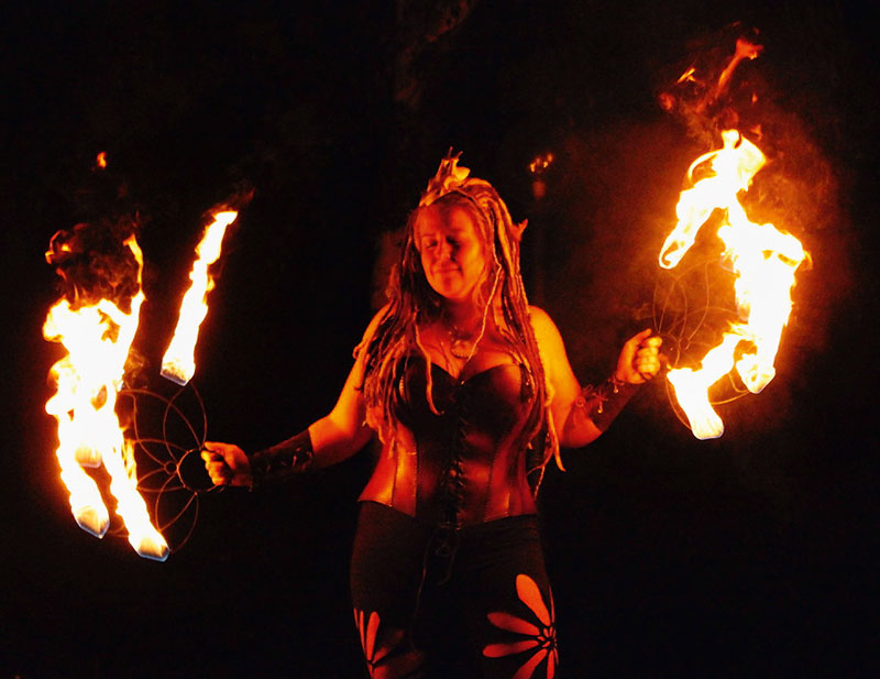 Foto von Nicole Hagemann, Feuerkünstlerin „Draganea Feuertanz“, Blankenfelde-Mahlow