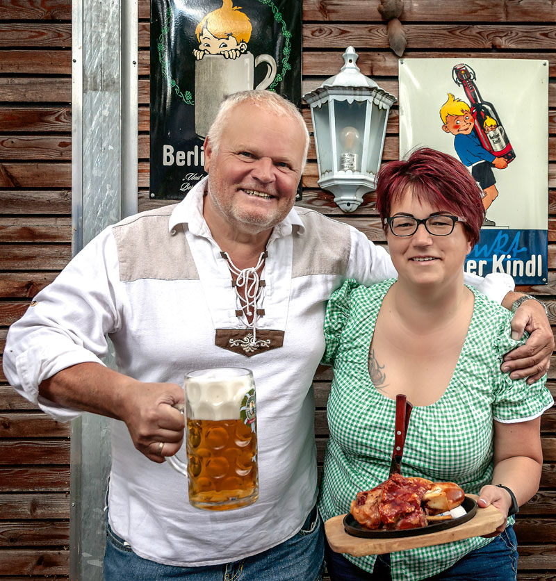 Foto von Cornelia Reichl und Peter Reichl von der Firma Waldstübchen Waldblick