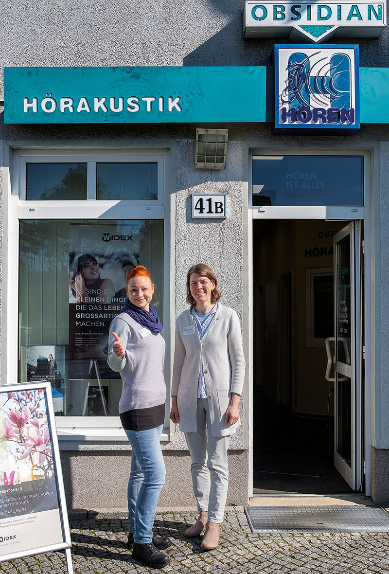 Foto von Donata Fitschen und Anja Seelig von der Firma Obsidian Hörgeräte GmbH