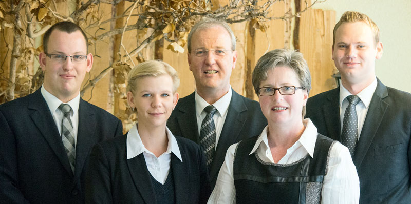 Foto von Jörg Harwald und Sebastian Harwald von der Firma Harwald Bestattungen, Tag und Nacht; Nauen