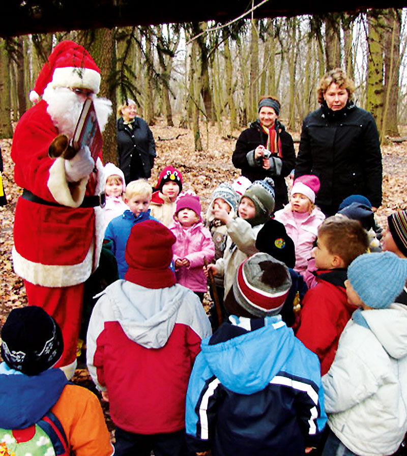 Foto von Siegfried Röpke und Christa Röpke und Norbert Jütterschenke, Weihnachtsmann, Brieselang