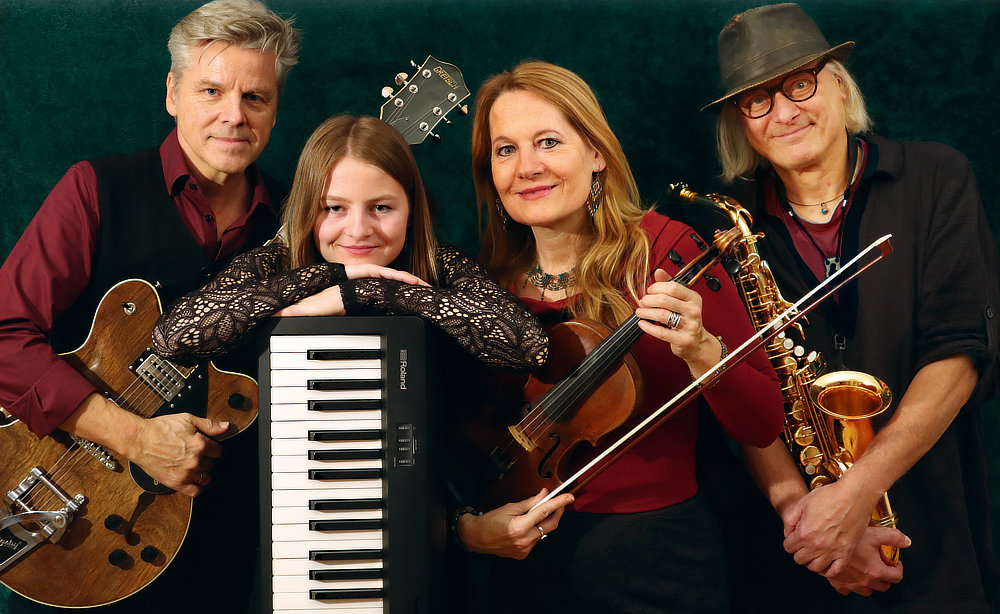 Foto von Kristina Naudé und Ludvik Glazer-Naudé und Magdalena Naudé und Jörg Menge, SoleLuna Quartett, Falkensee