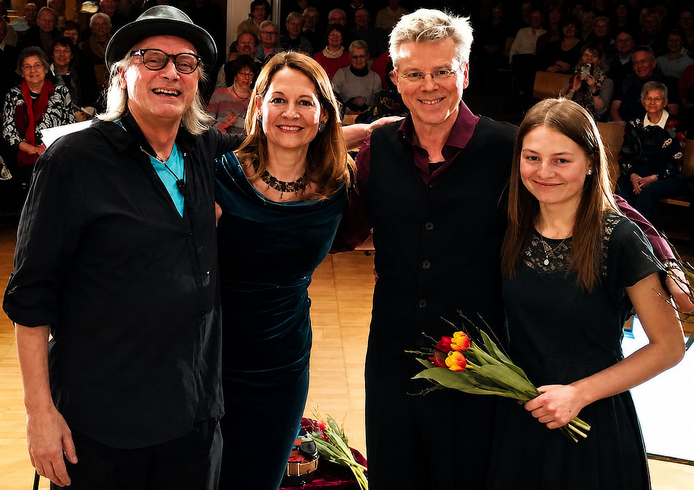 Foto von Kristina Naudé und Ludvik Glazer-Naudé und Magdalena Naudé und Jörg Menge, SoleLuna Quartett, Falkensee Foto von Kristina Naudé und Ludvik Glazer-Naudé und Magdalena Naudé und Jörg Menge, SoleLuna Quartett, Falkensee