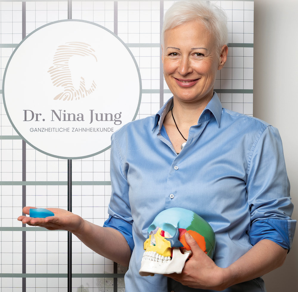 Foto von Dr. Nina Jung von der Firma Zahnärztin Dr. Nina Jung Foto von Dr. Nina Jung von der Firma Zahnärztin Dr. Nina Jung