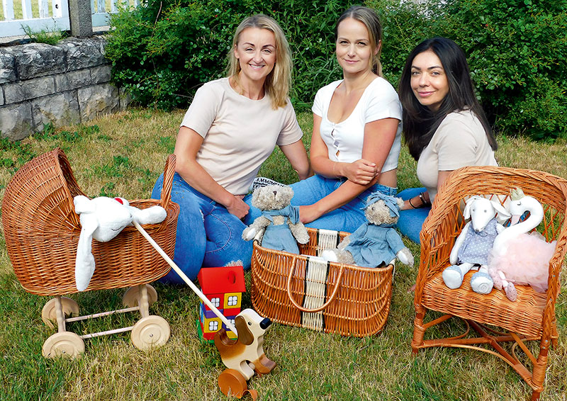 Foto von Magdalena Lewera-Wojsznis und Aleksandra Nkoue und Magdalena Clausen von der Firma Wunderlife GmbH