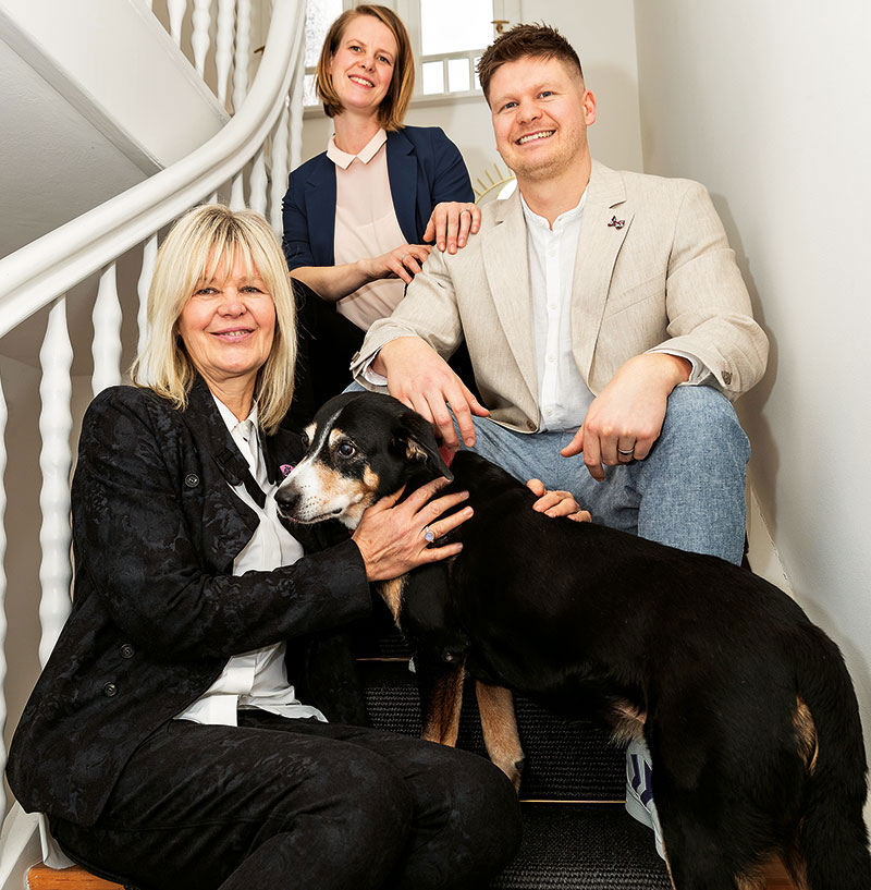 Foto von Sabine Berg und Helene Beck und Christopher Berg von der Firma REX Capital GmbH Foto von Sabine Berg und Helene Beck und Christopher Berg von der Firma REX Capital GmbH