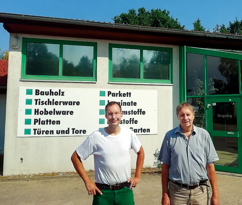 Foto von Lutz Scheithauer und Sohn André Scheithauer-Wegel von der Firma HOLZTEAM Holzhandel GmbH
