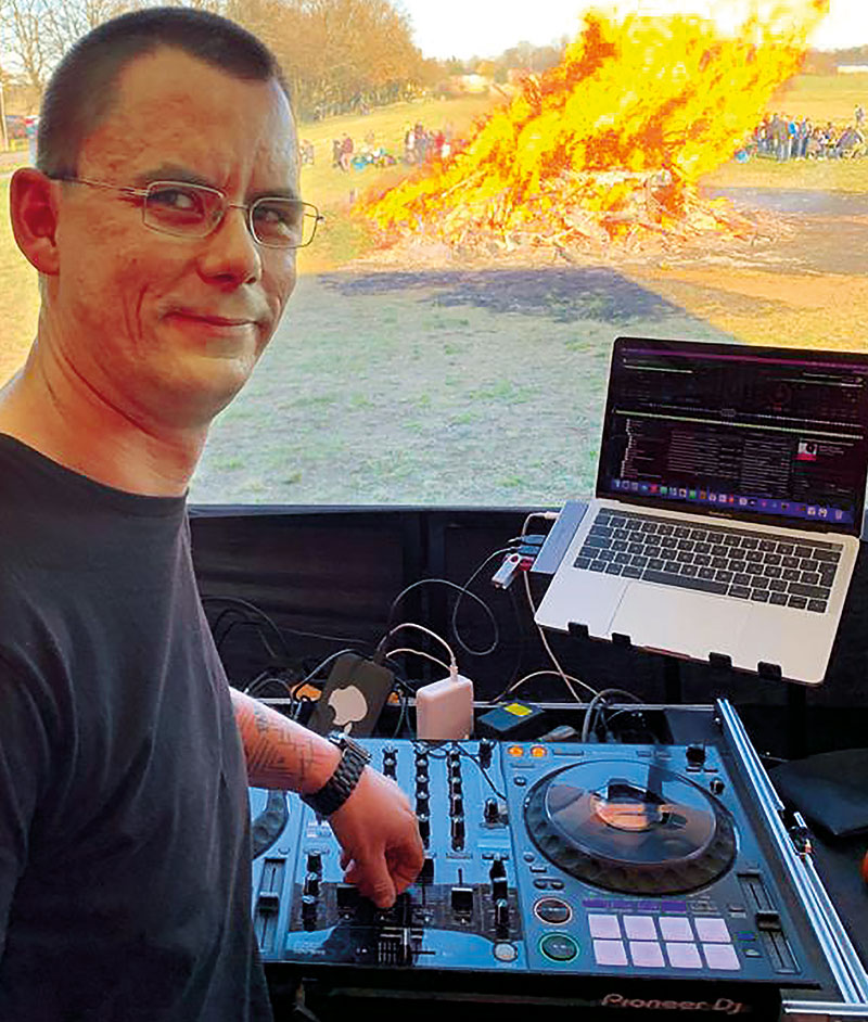 Foto von Oliver Müller von der Firma DJ E-Special Foto von Oliver Müller von der Firma DJ E-Special