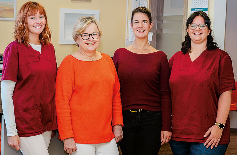 Foto von Annette Lang und Alessa Müller-Foti von der Firma Diabetologie und Hausarztzentrum Teltow