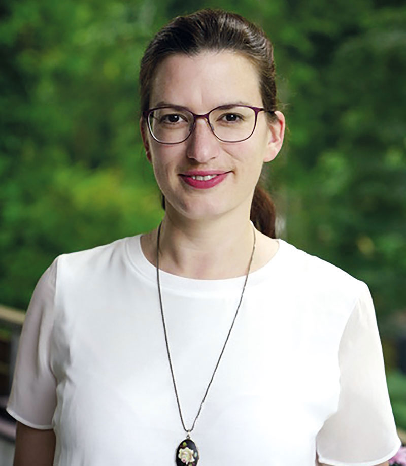 Foto von Charlotte Torontali von der Firma Nova-Ayurveda<br>Ganzheitliche Psychotherapie und Ayurveda<br>Charlotte Torontali Fachärztin für Psychiatrie und Psychotherapie