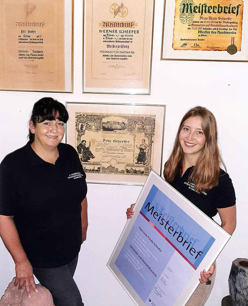 Foto von Beate Scheefer von der Firma Grabdenkmale Scheefer Steinmetz- und Steinbildhauermeisterin; Teltow