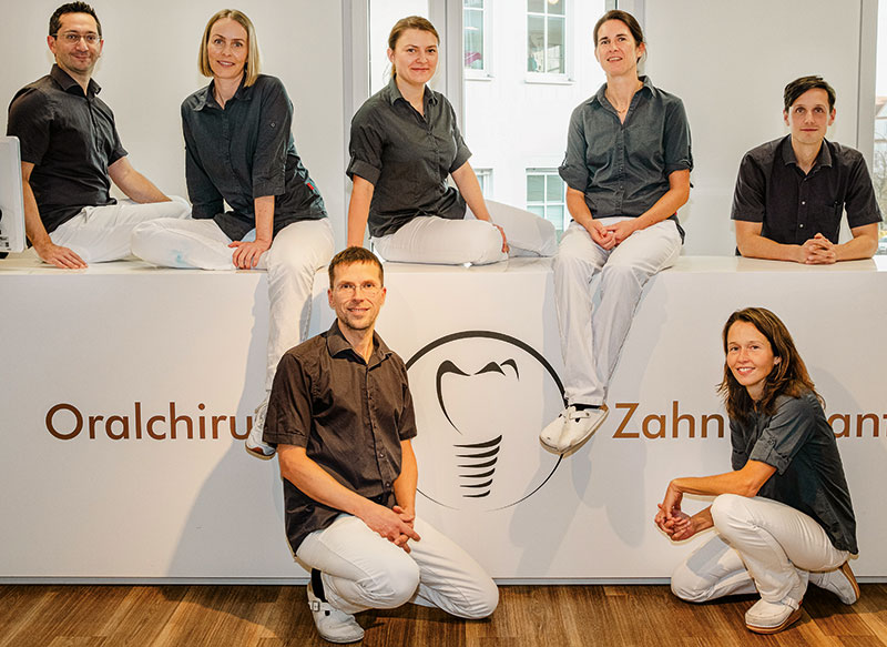 Foto von Dr. Katja Roloff und Dr. Andreas Roloff von der Firma Zentrum für Oralchirurgie und Zahnimplantate Roloff und Kollegen