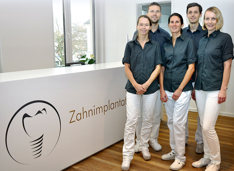 Foto von Dr. Katja Roloff und Dr. Andreas Roloff von der Firma Zentrum für Oralchirurgie und Zahnimplantate