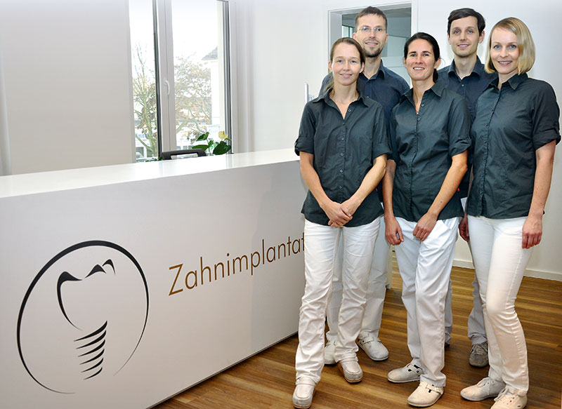 Foto von Dr. Katja Roloff und Dr. Andreas Roloff von der Firma Zentrum für Oralchirurgie und Zahnimplantate