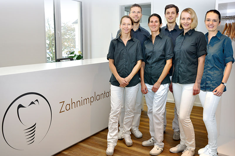 Foto von Dr. Katja Roloff und Dr. Andreas Roloff von der Firma Zentrum für Oralchirurgie und Zahnimplantate Roloff und Kollegen