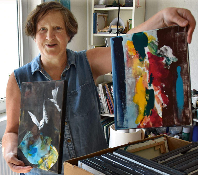 Foto von Elizabeth Dubrocq, Künstlerin Elizabeth Dubrocq, Rahnsdorf Foto von Elizabeth Dubrocq, Künstlerin Elizabeth Dubrocq, Rahnsdorf