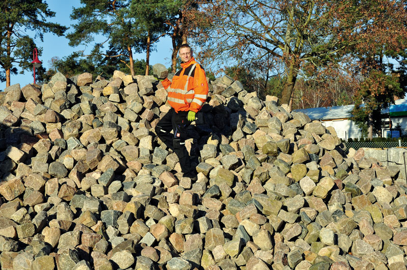 Foto von der Firma Noack & Noack GbR, Natursteine Landschaftsbau Kaminholz Baumpflege